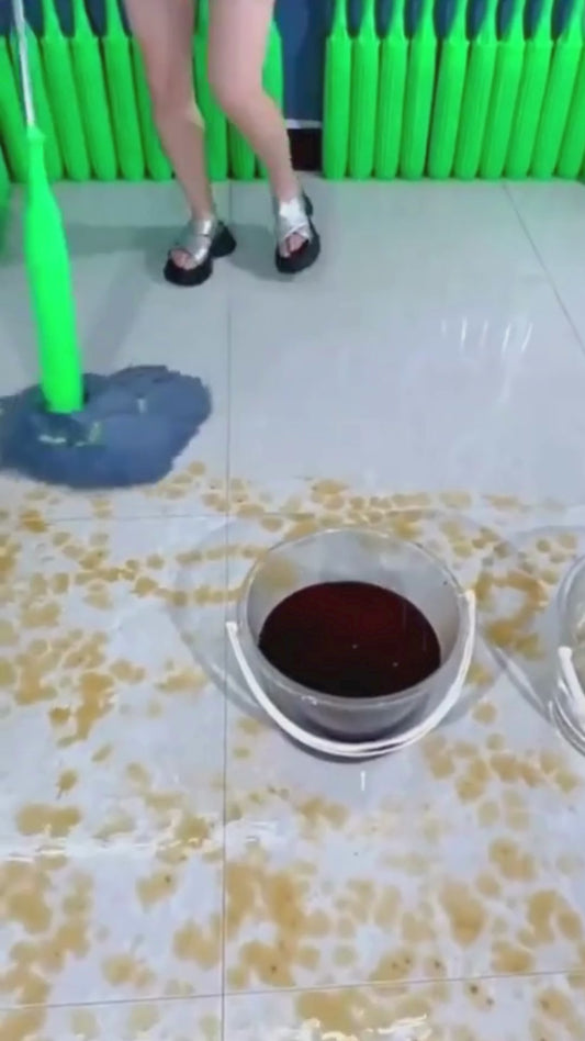 Self-Twisting Water Rotating Mop